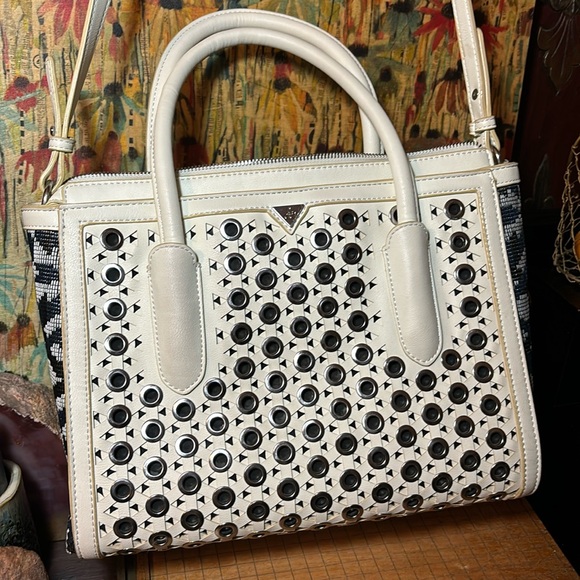 Sam Edelman Satchel Shoulder Crossbody Strap Leather Silver Rivets 10.5”x5.5”x3” - Picture 4 of 16